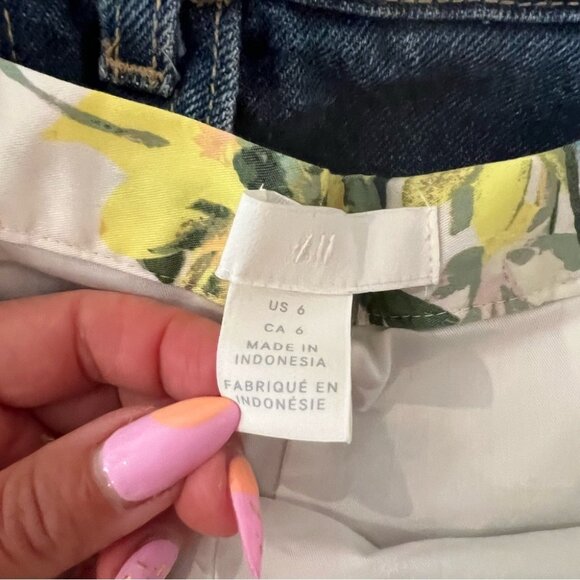 Floral Draped High Waisted Mini Skirt Size 6 - Picture 4 of 4